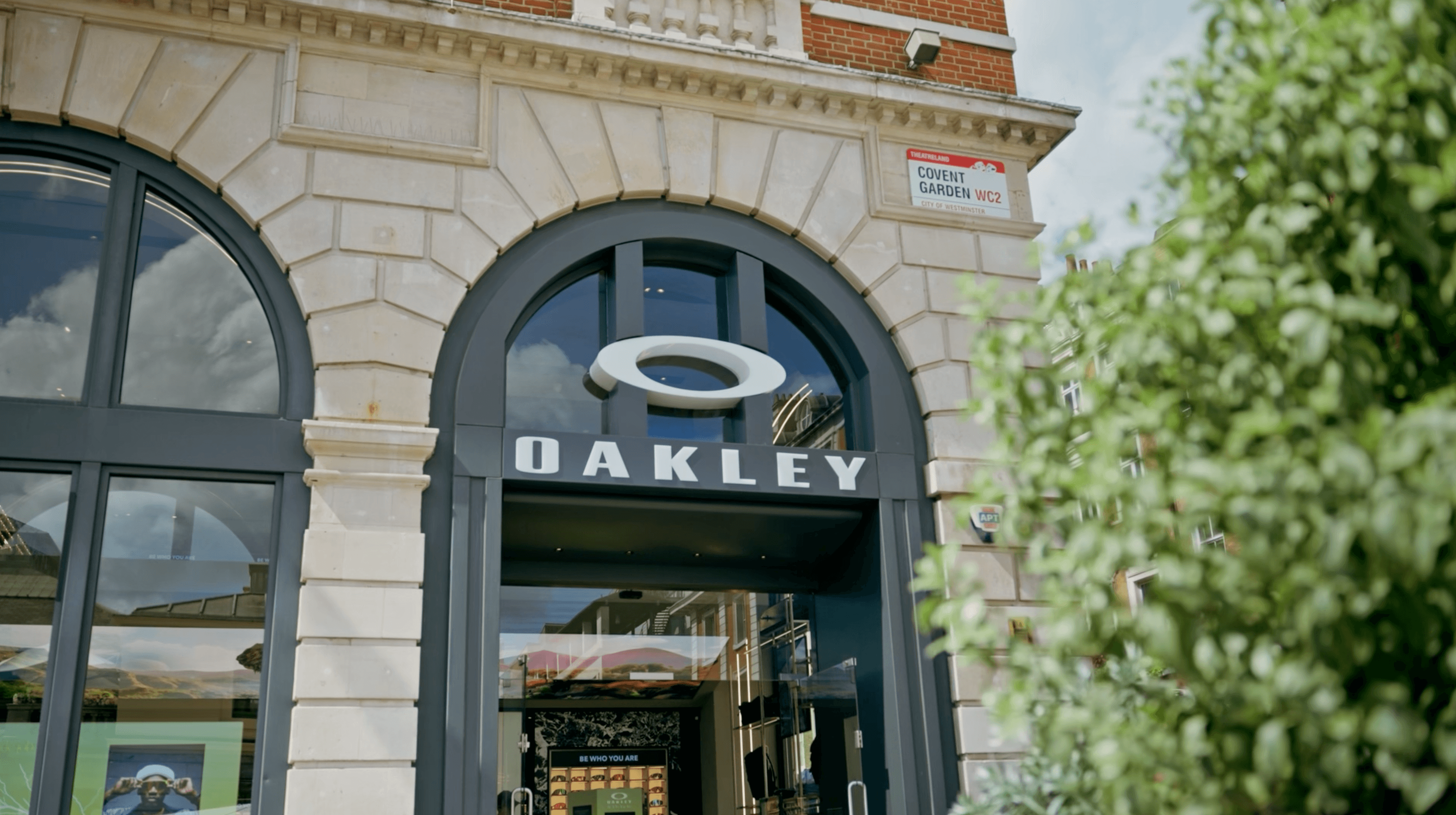 Oakley | See It In PRIZM